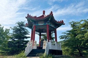 北京炎黄陵园园区休息亭