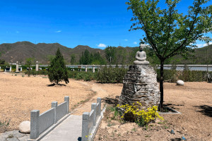 北京昌平凤凰山陵园园区环境图