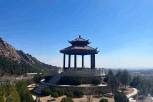 北京市昌平区佛山陵园园区休息亭