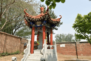 北京市朝阳区外侨公墓陵园大门图