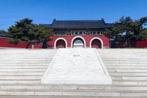 北京周边清东陵万佛园陵园大门图