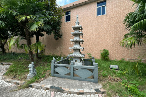 上海市浦东区永安公墓石塔景观图