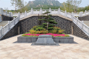 郑州市新郑市始祖山陵园园区景观图