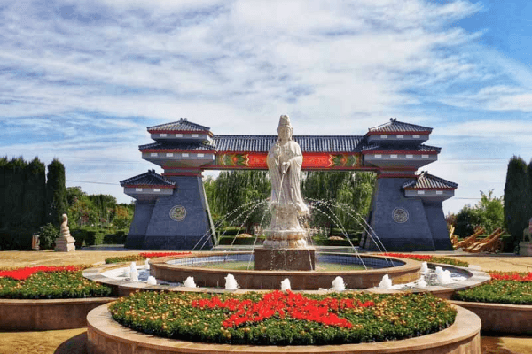 西安市阎良区汉皇树葬墓园喷泉景观图