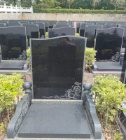 郑州市新密市凤凰山人文纪念园传统立碑墓型1号