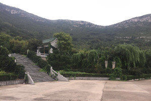 济南市市中区九顶山陵园园区环境图