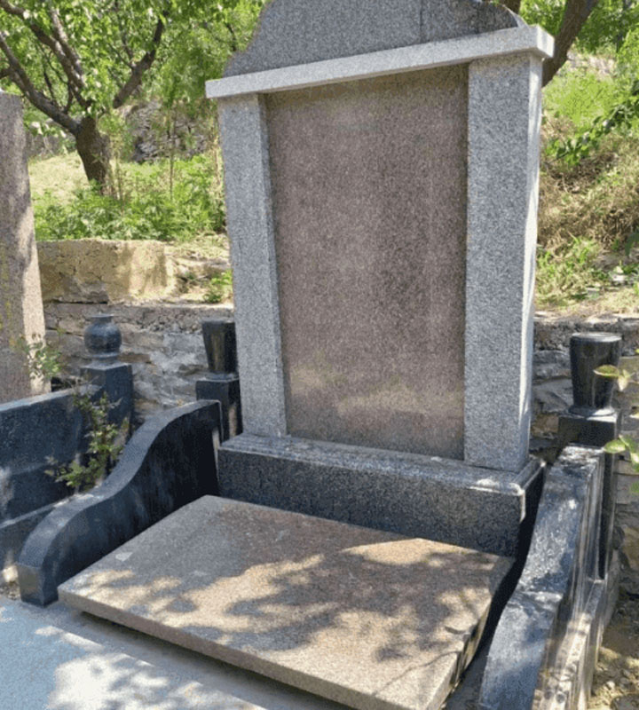 济南市市中区宝兴山生态陵园传统立碑墓型7号