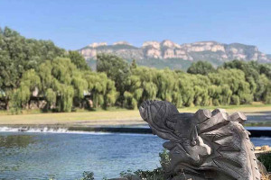 济南市长清区慈航园公墓园区湖景图
