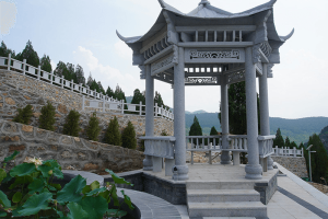 济南市市中区官山陵园园区休息亭