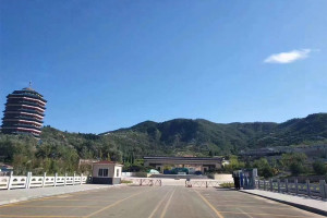 济南市长清区慈航园公墓大门图