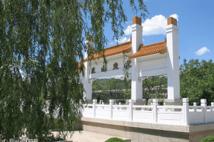 天津市蓟县元宝山庄生命纪念园大门图