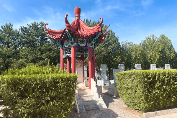 北京市延庆区八达岭人民公墓墓区环境图
