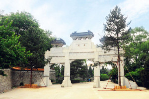 保定市易县世界华侨陵园牌坊图