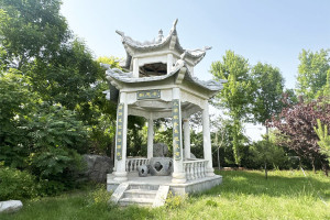 涿州市卧龙公墓报恩亭图