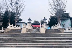 青龙岗纪念园大门图