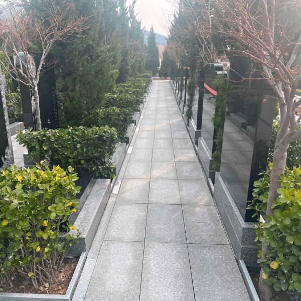 莲花山福祥园传统立碑