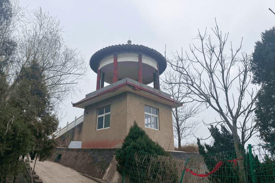 北邙陵园景观图