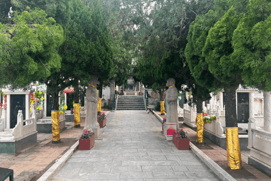 青龙岗纪念园景观图