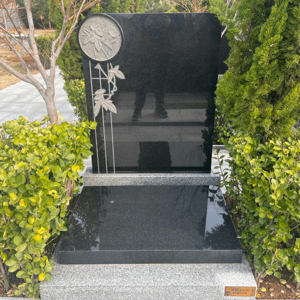 莲花山福祥园传统立碑